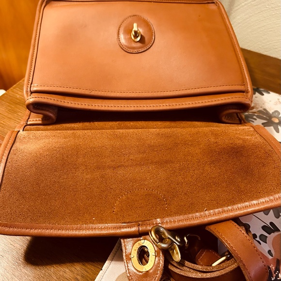 Coach Vintage Brown Willis Purse - Picture 3 of 16
